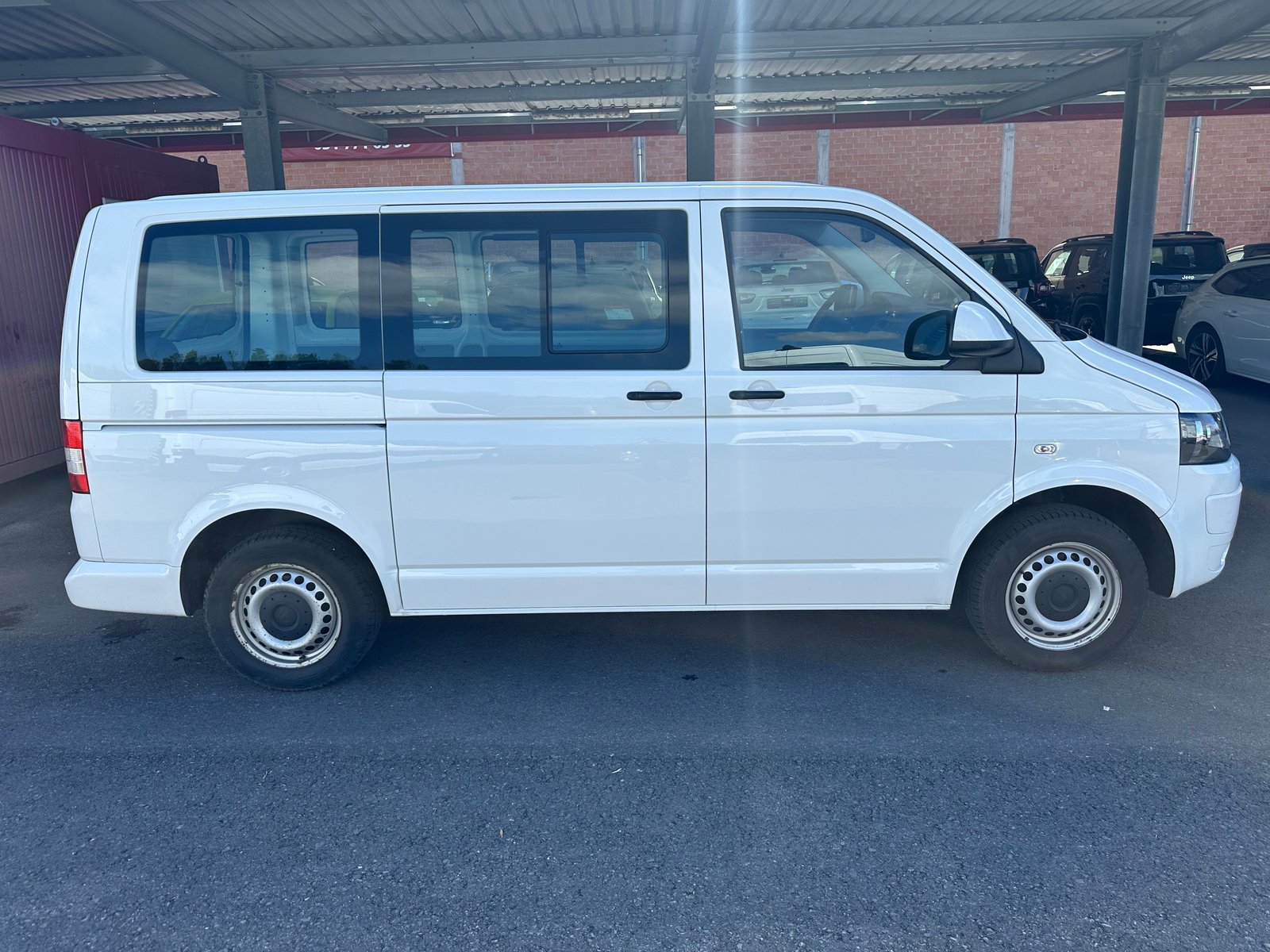 VW T5 2.0 TDI, Diesel, Second hand / Used, Manual - 2