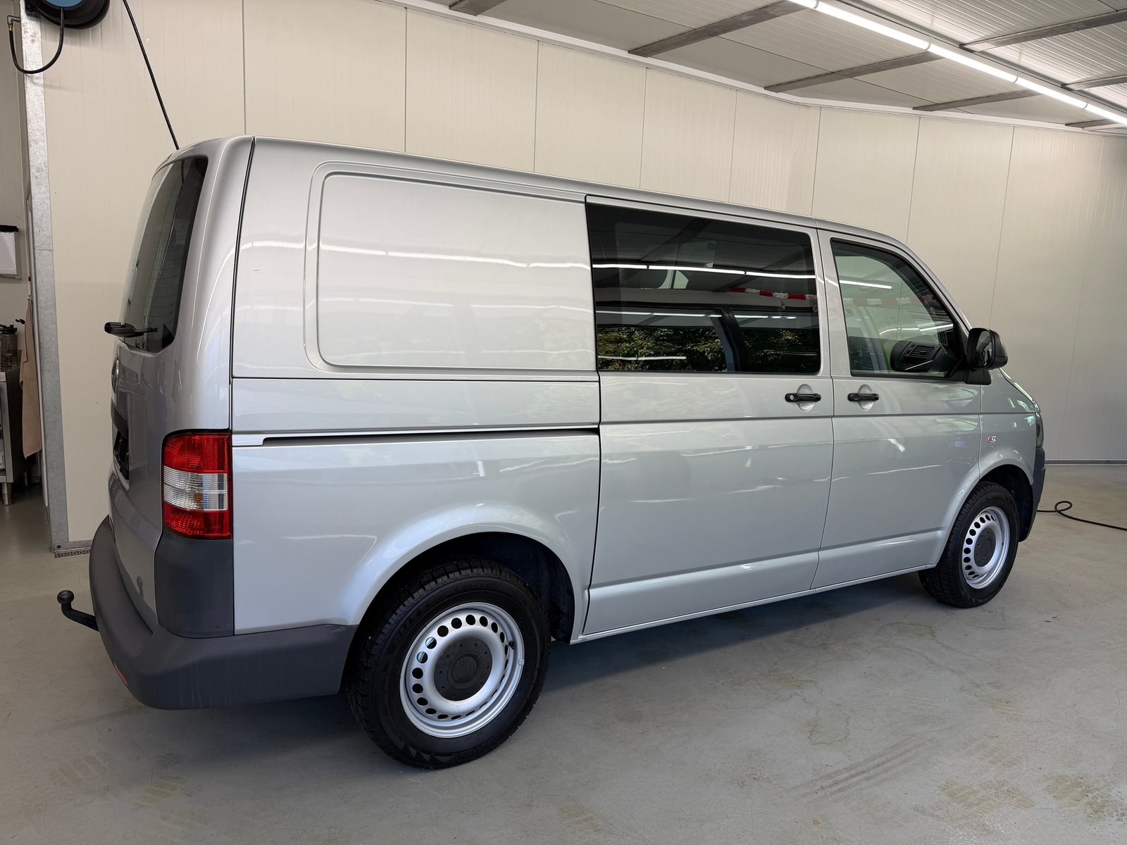 VW T5 2.0 TDI Transporter, Diesel, Second hand / Used, Manual - 4