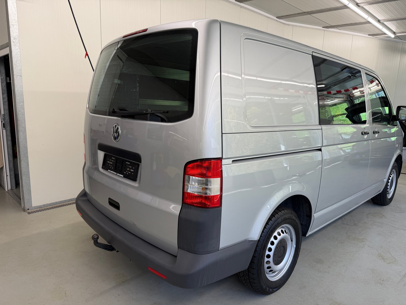 VW T5 2.0 TDI Transporter, Diesel, Second hand / Used, Manual - 5