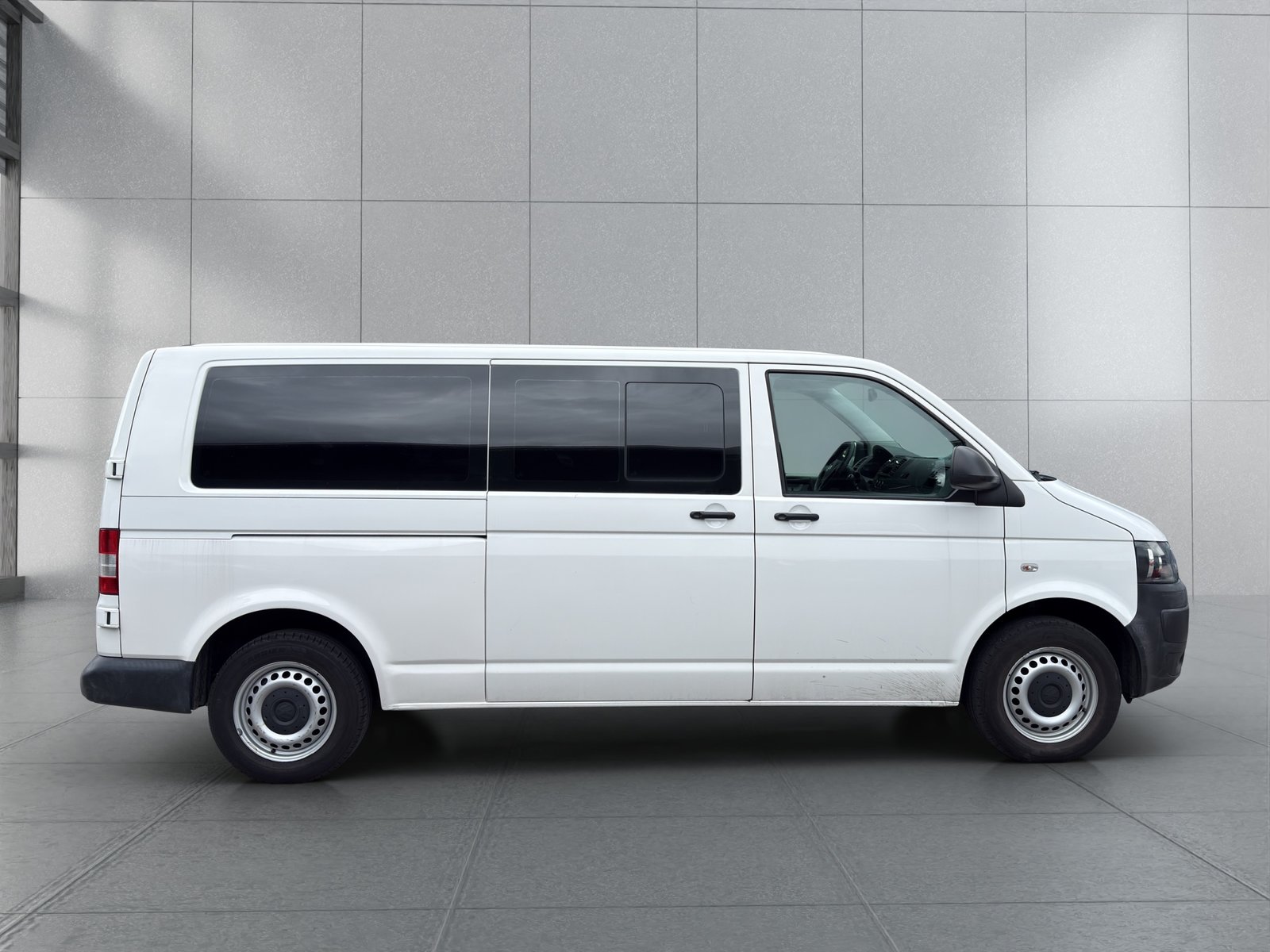 VW T5 2.0 TDI 4x4 langer Radstand 9-Plätzer, Diesel, Occasioni / Usate, Manuale - 3