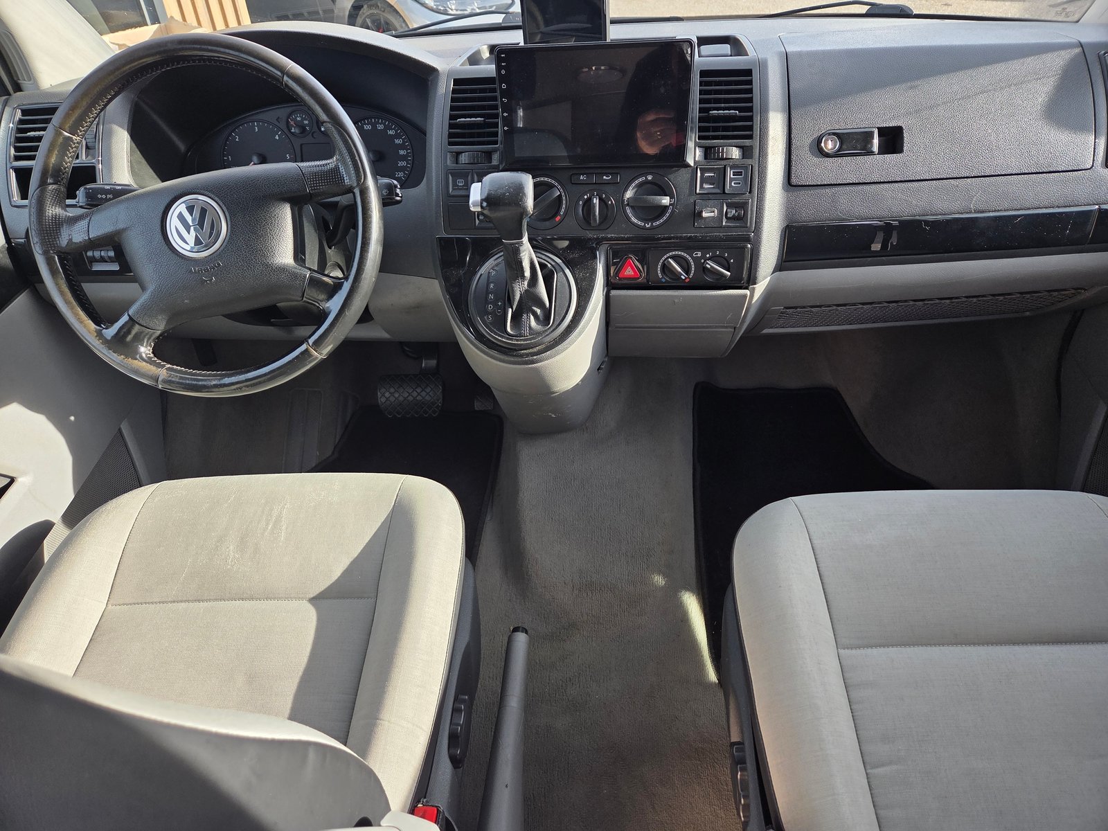 VW T5, Diesel, Second hand / Used, Automatic - 4