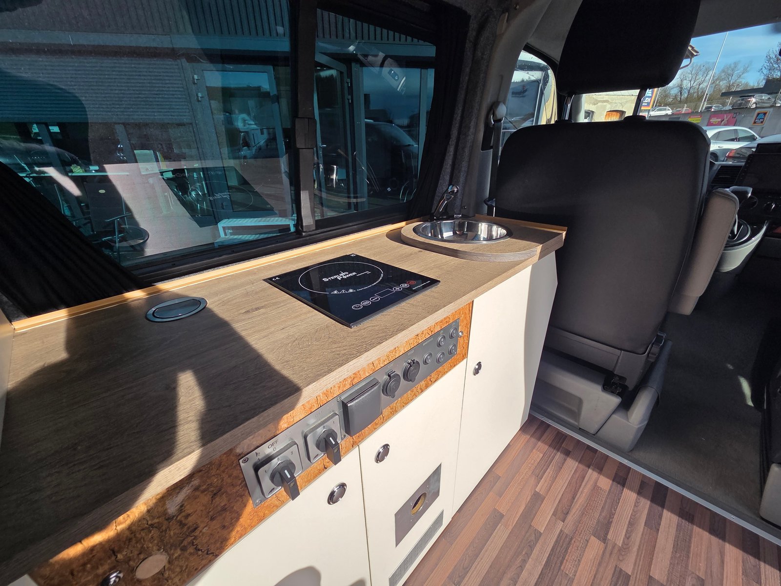 VW T5, Diesel, Second hand / Used, Automatic - 6