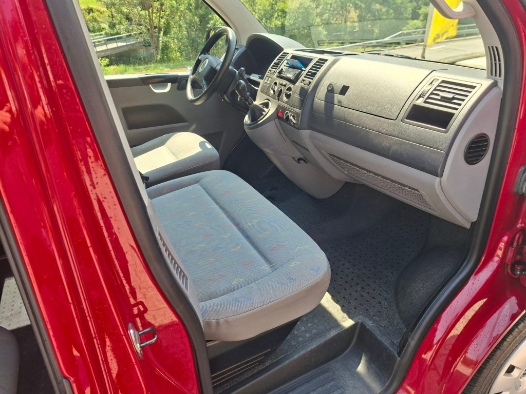 VW T5 1.9 TDI 105, Diesel, Second hand / Used, Manual - 7