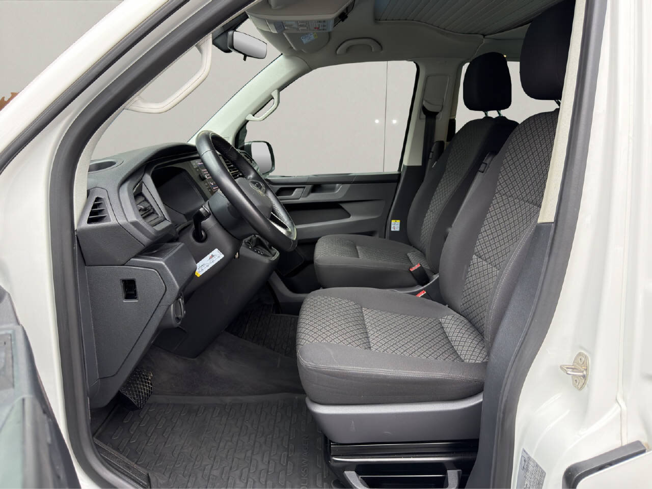 VW T6.1 California 3000 2.0 TDI 150 Beach DSG, Diesel, Occasion / Gebraucht, Automatik - 4