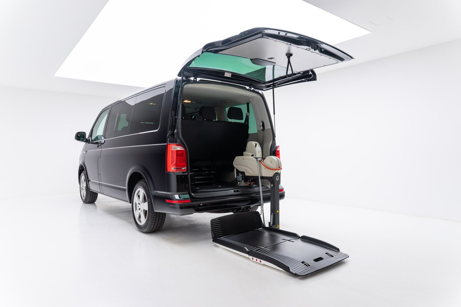 VW T6 Caravelle 2.0 TDI Trendline Liberty DSG - Behinderteng