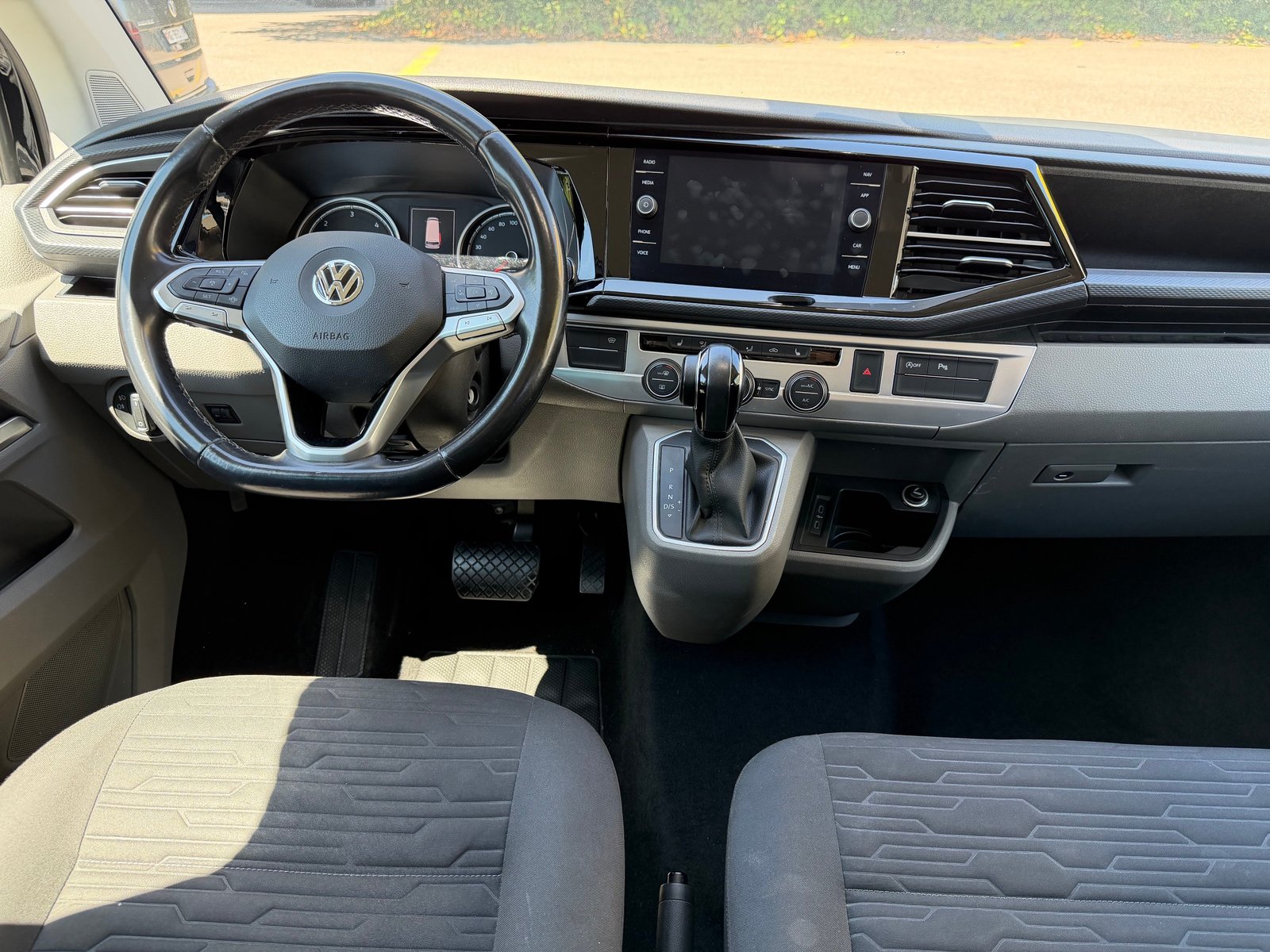 VW T6.1 Caravelle 2.0 TDI Comfortline DSG, Diesel, Second hand / Used, Automatic - 4