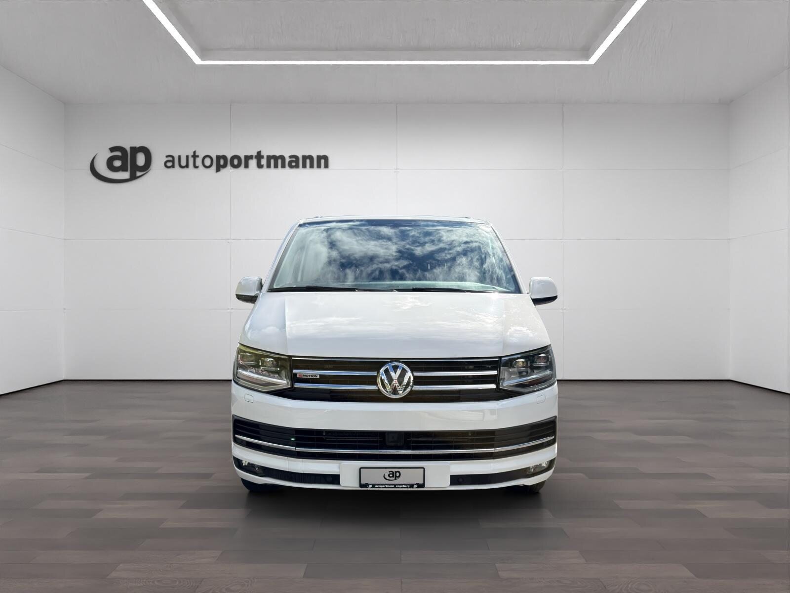 VW T6 Multivan 2.0 TDI 204 Highline DSG 4m, Diesel, Second hand / Used, Automatic - 2