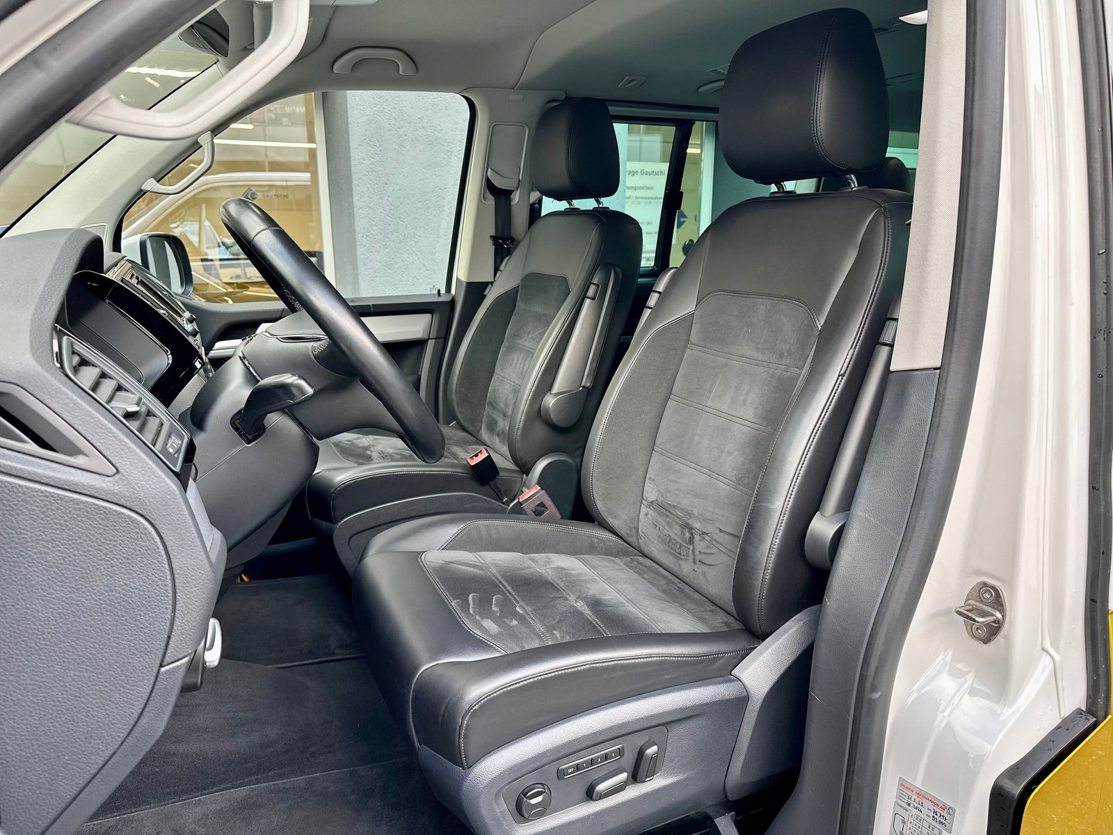 VW T6 Multivan 2.0 TDI Highline Liberty DSG, Diesel, Second hand / Used, Automatic - 6