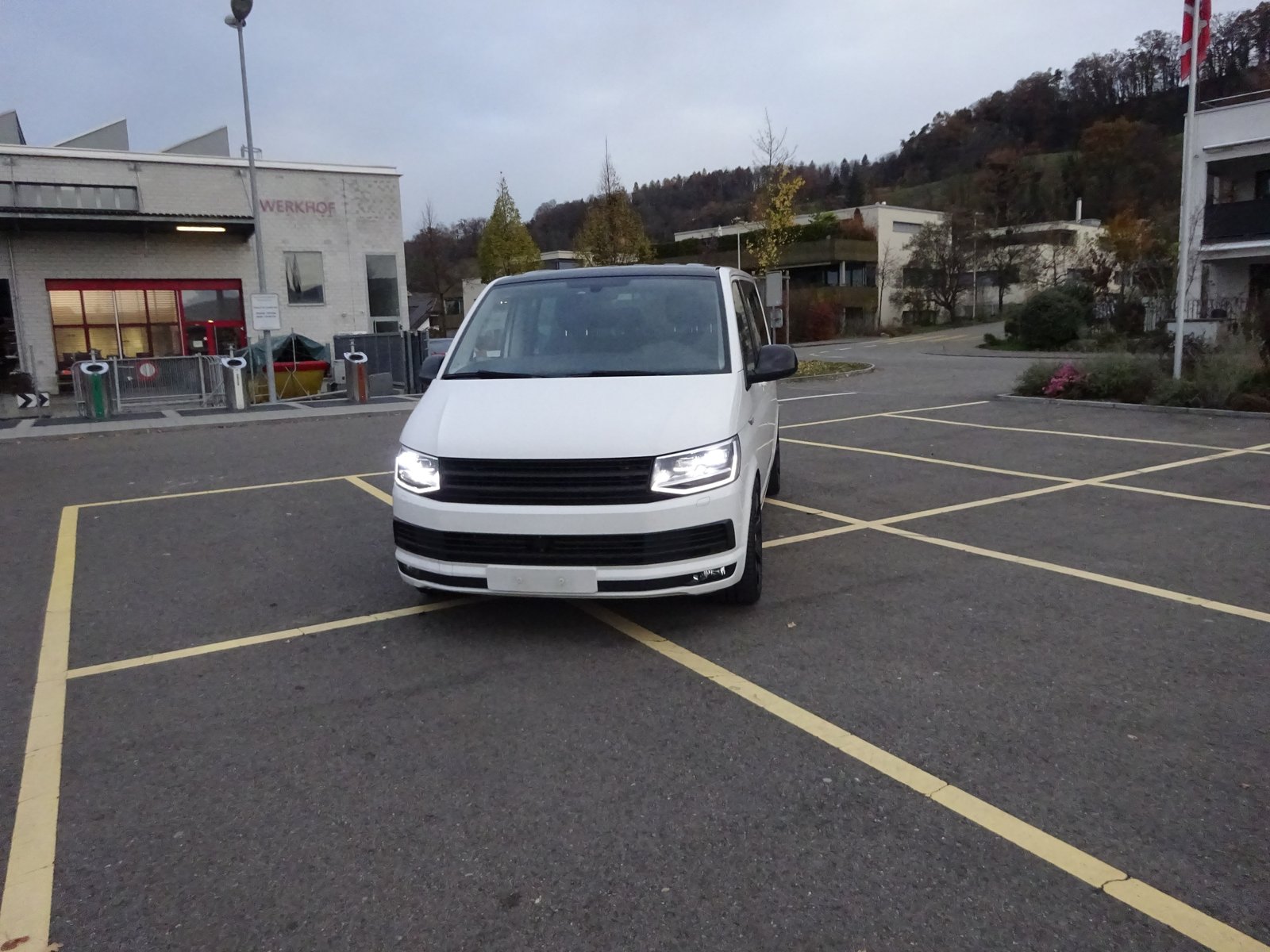 VW T6 Multivan 2.0 Bi-TDI Comfort. Gen. Six 4Mot. DSG, Diesel, Occasion / Utilisé, Automatique - 2