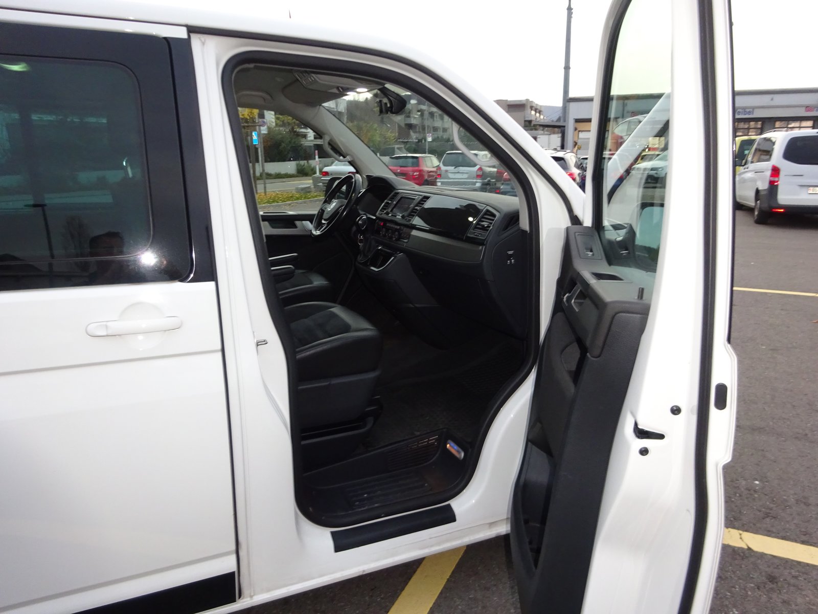 VW T6 Multivan 2.0 Bi-TDI Comfort. Gen. Six 4Mot. DSG, Diesel, Occasion / Utilisé, Automatique - 5