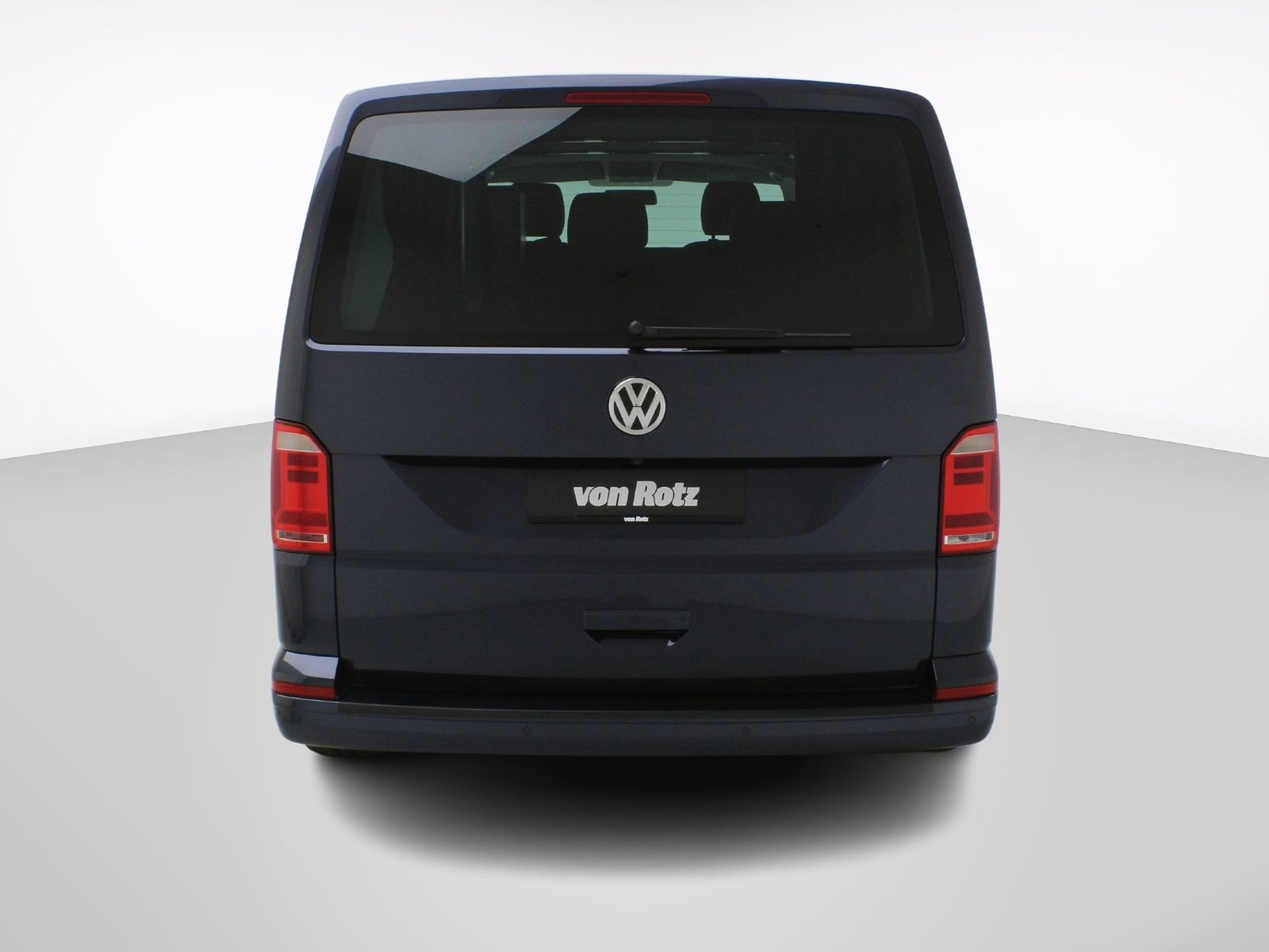 VW T6 Multivan 2.0 TDI Comfortline, Diesel, Second hand / Used, Manual - 4