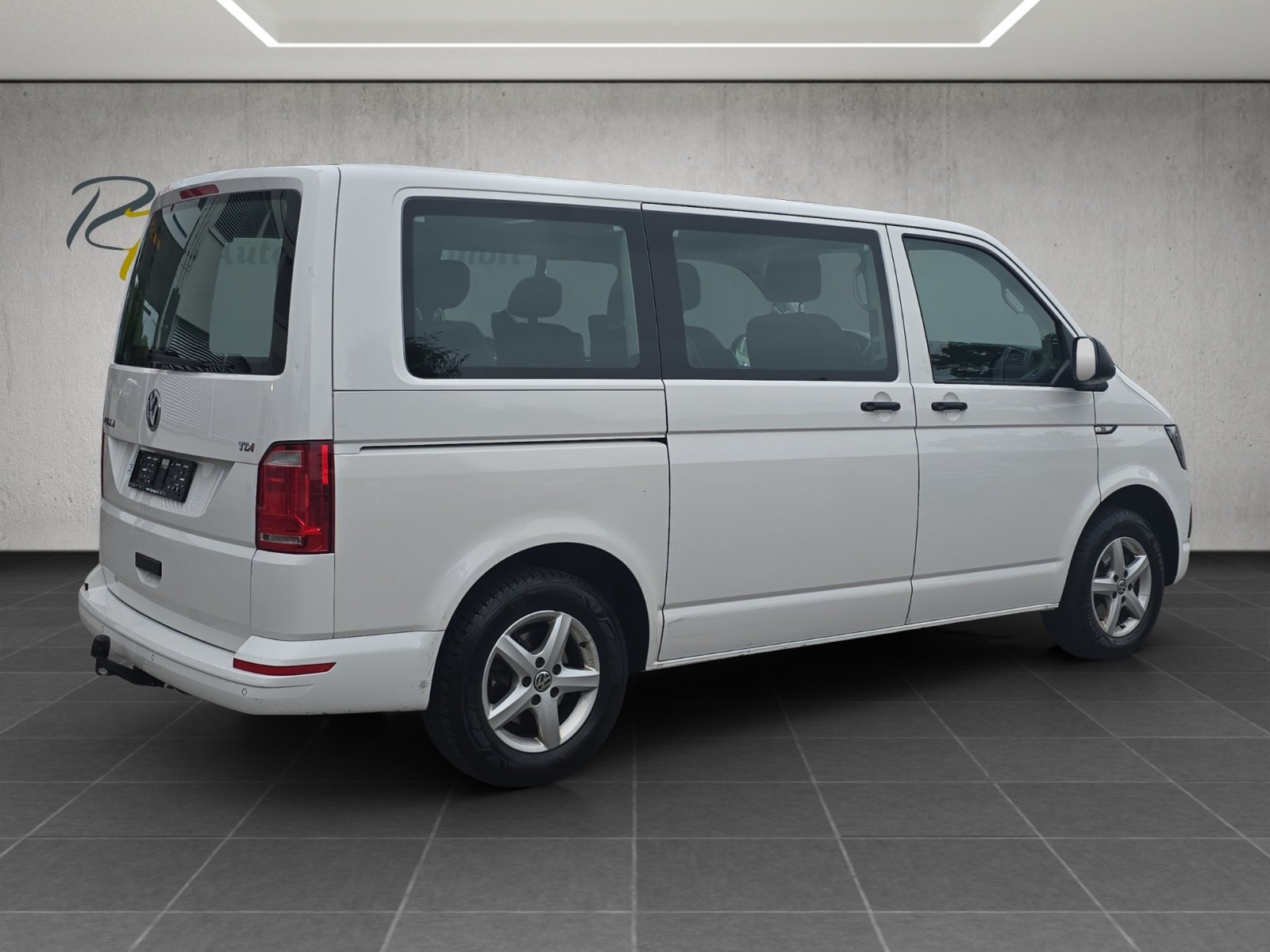 VW T6 Multivan 2.0 TDI Trendline, Diesel, Second hand / Used, Manual - 4