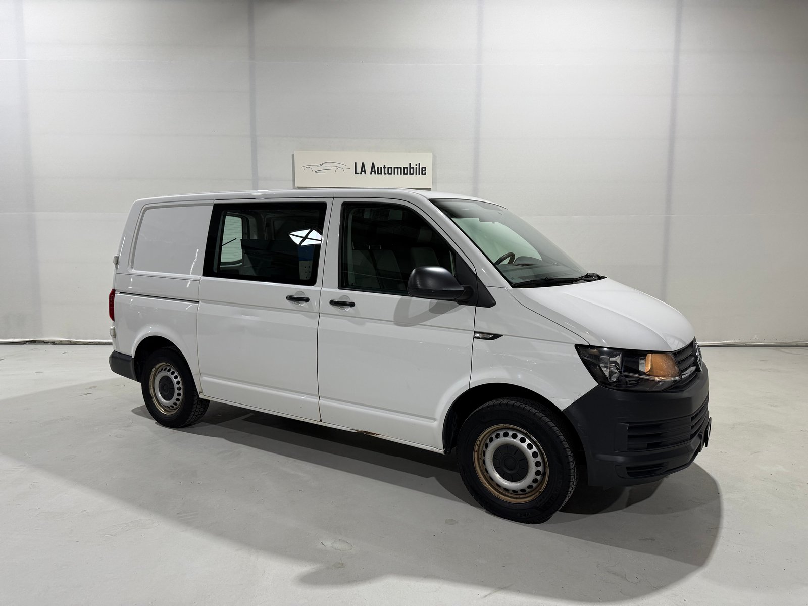 VW T6 2.0 TDI Euro 5, Diesel, Second hand / Used, Manual - 6
