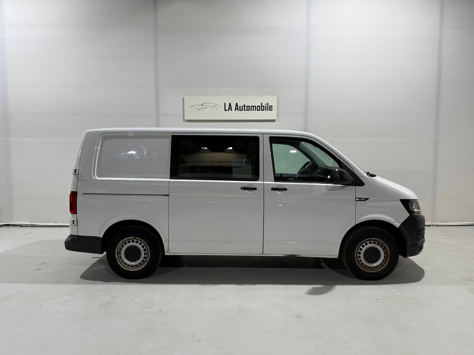 VW T6 2.0 TDI Euro 5, Diesel, Second hand / Used, Manual - 7