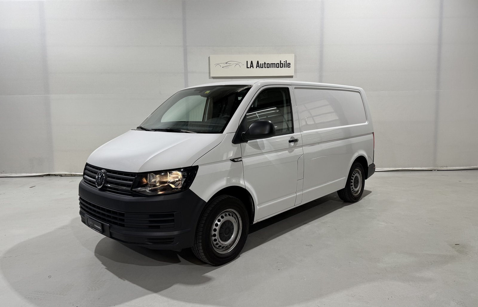 VW T6 2.0 TDI Entry inklusive Werkzeugeinrichtung (CH Fahrze