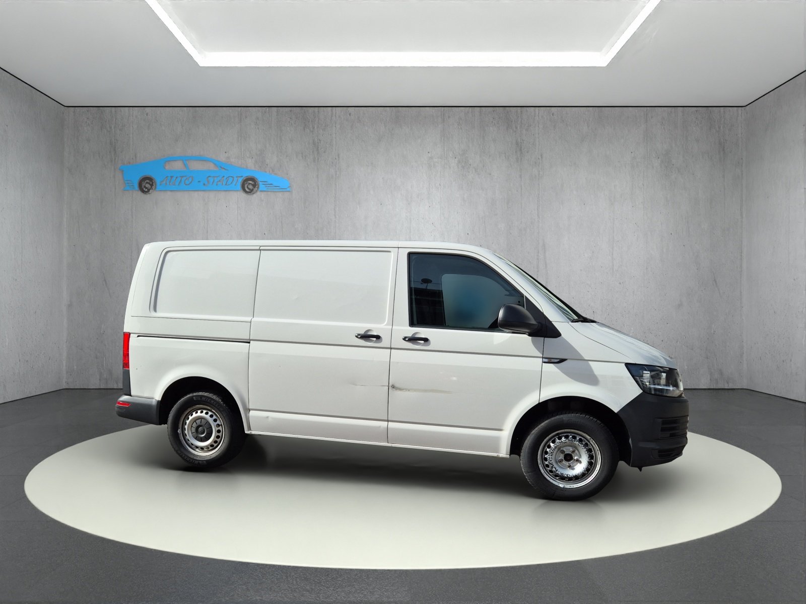 VW T6, Diesel, Second hand / Used, Manual - 6
