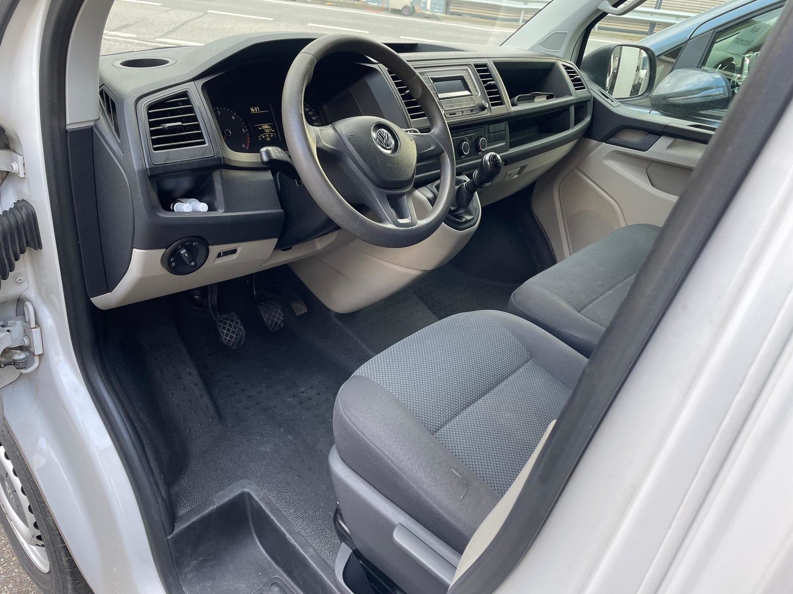VW T6 Kaw. hoch-lang 2.0 TDI 102, Diesel, Occasion / Utilisé, Manuelle - 5