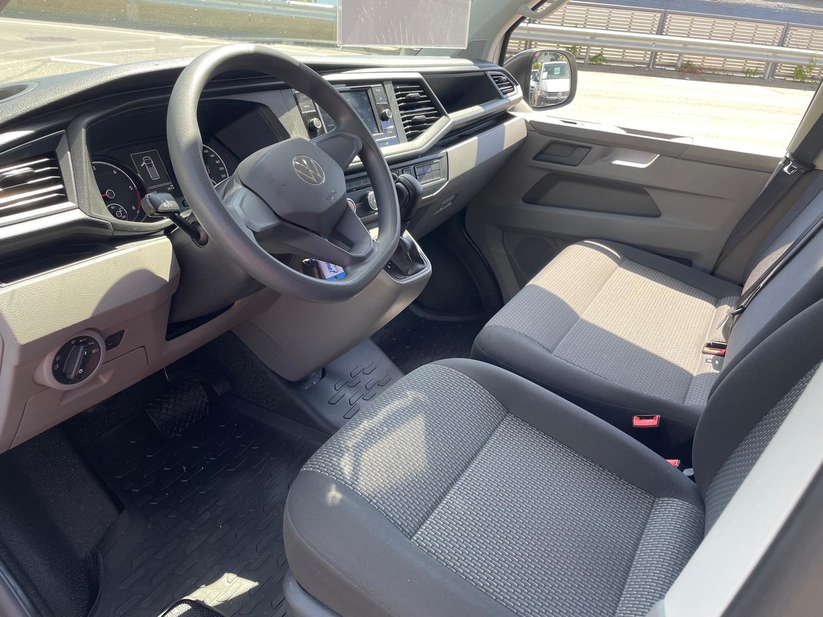 VW T6.1 Kombi 3000 2.0 TDI 150 DSG, Diesel, Occasion / Gebraucht, Automatik - 4