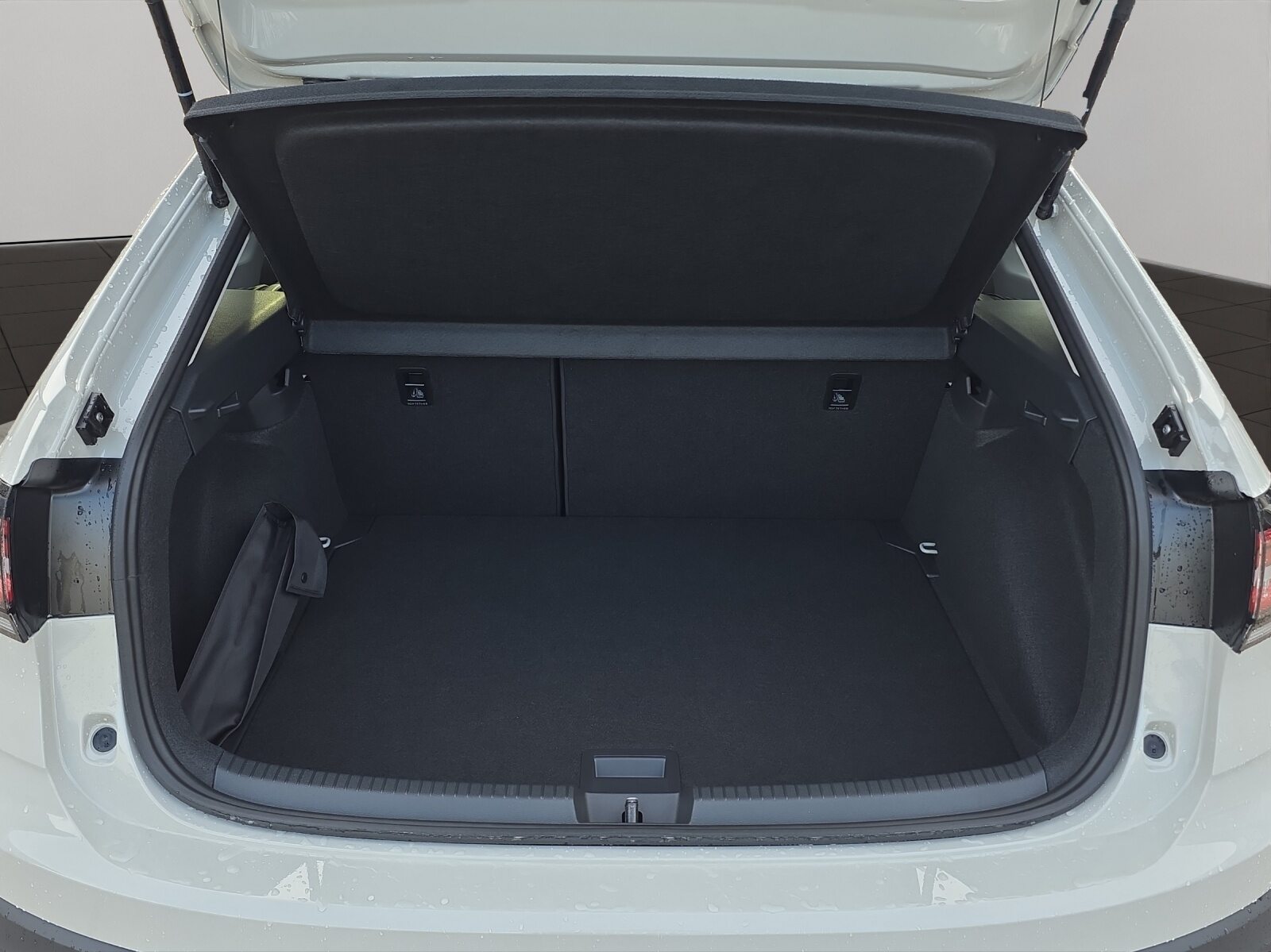 VW Taigo UNITED, Petrol, New car, Automatic - 6