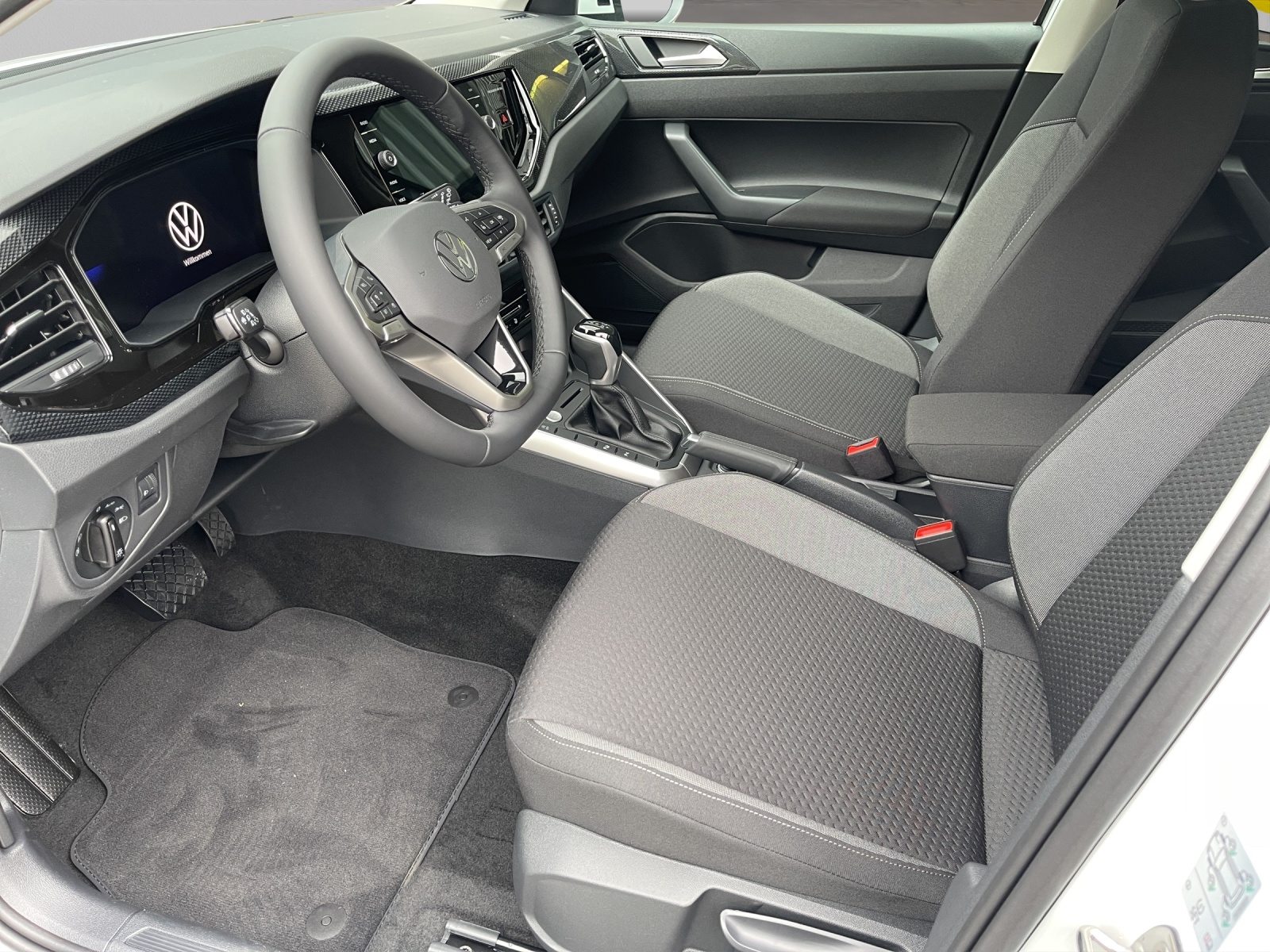 VW Taigo UNITED, Petrol, Second hand / Used, Automatic - 5