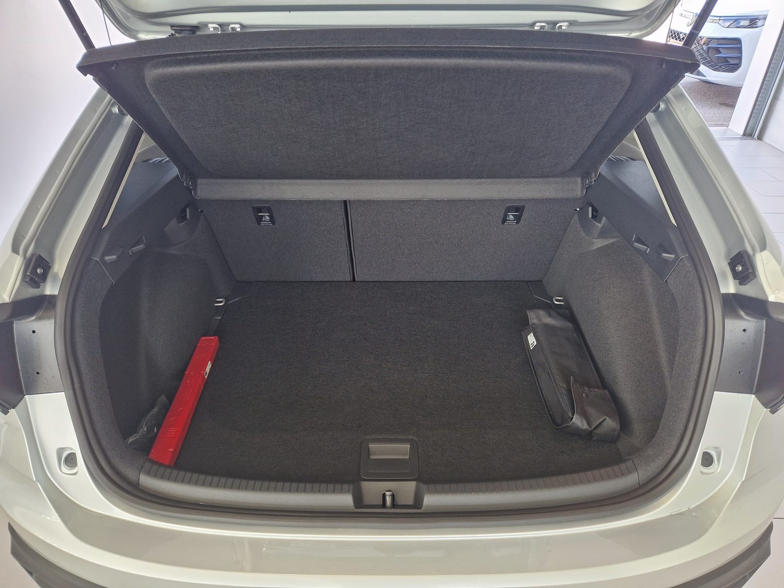 VW Taigo UNITED, Petrol, Second hand / Used, Automatic - 6