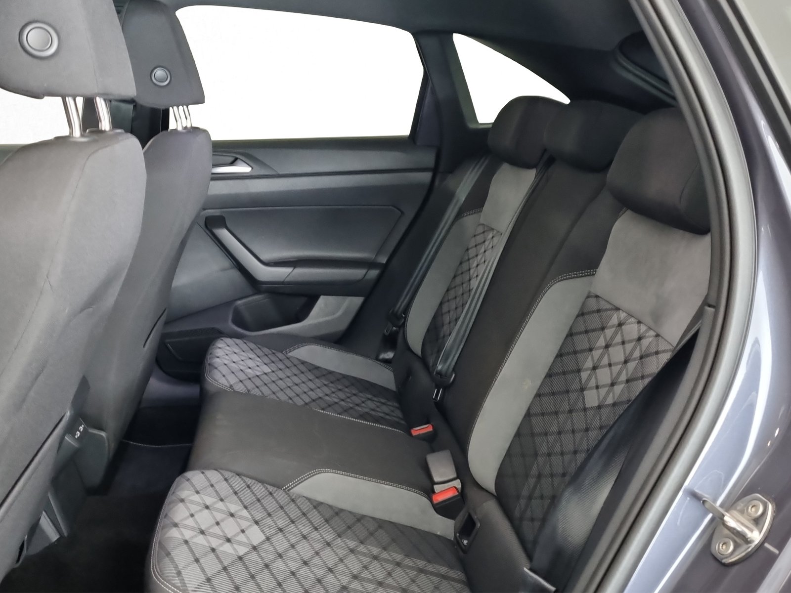 VW Taigo 1.5 TSI R-Line DSG, Benzin, Occasion / Gebraucht, Automatik - 6