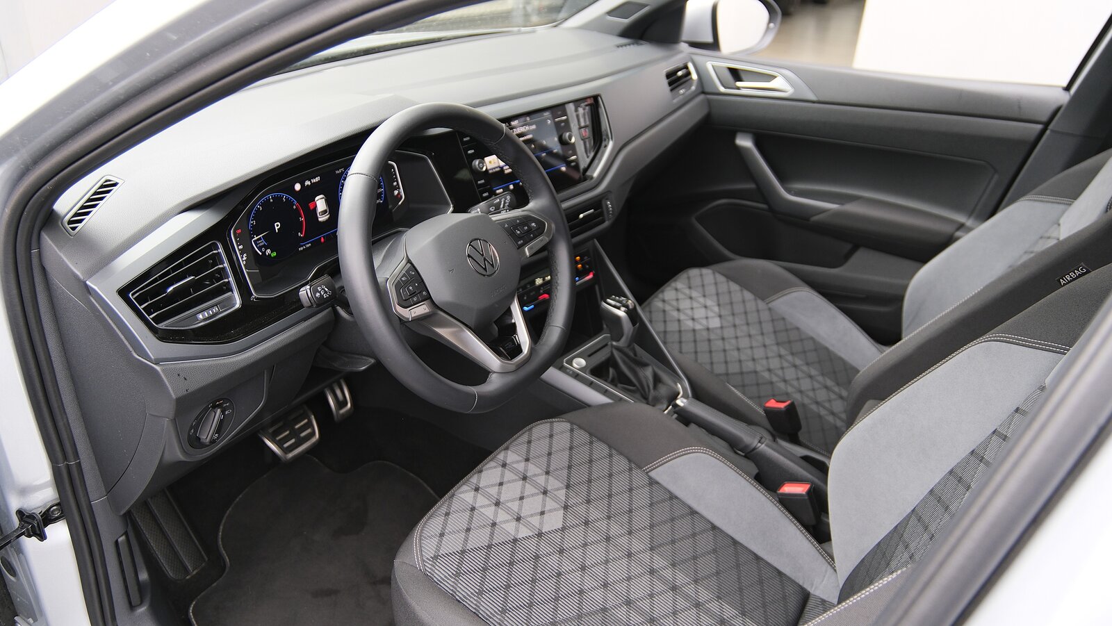 VW Taigo 1.0 TSI R-Line DSG, Essence, Occasion / Utilisé, Automatique - 3