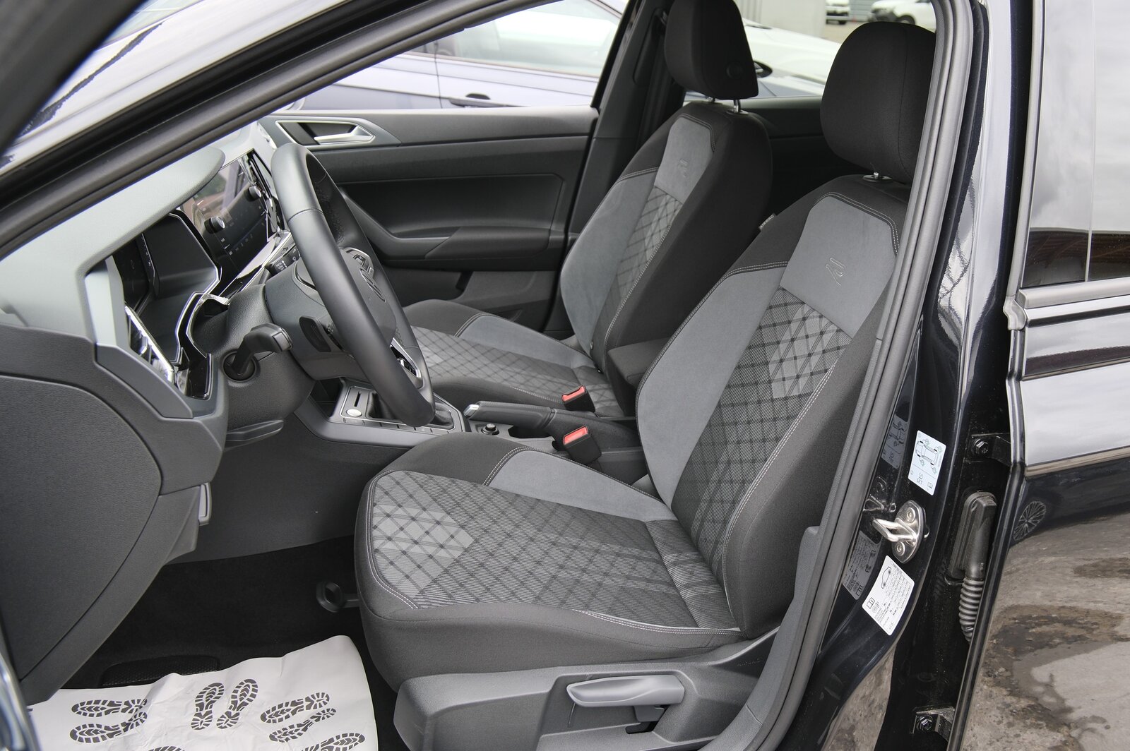 VW Taigo 1.0 TSI R-Line DSG, Essence, Occasion / Utilisé, Automatique - 4