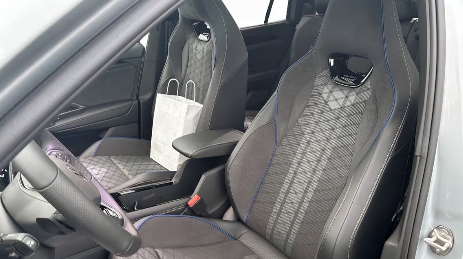 VW Tayron 2.0 TDI SCR R-Line 4Motion DSG - 7 Sitzer, Diesel, New car, Automatic - 7