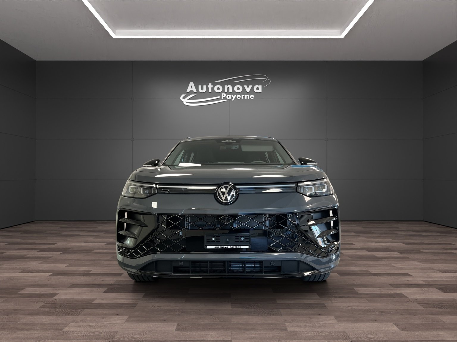 VW Tayron 2.0 TSI R-Line DSG 4Motion, Mild-Hybrid Petrol/Electric, New car, Automatic - 2