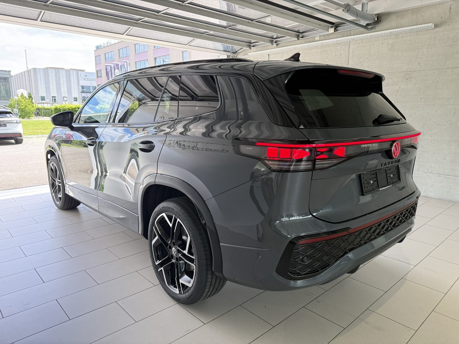 VW Tayron R-Line, Hybride Intégral Essence/Électricité, Voiture nouvelle, Automatique - 4