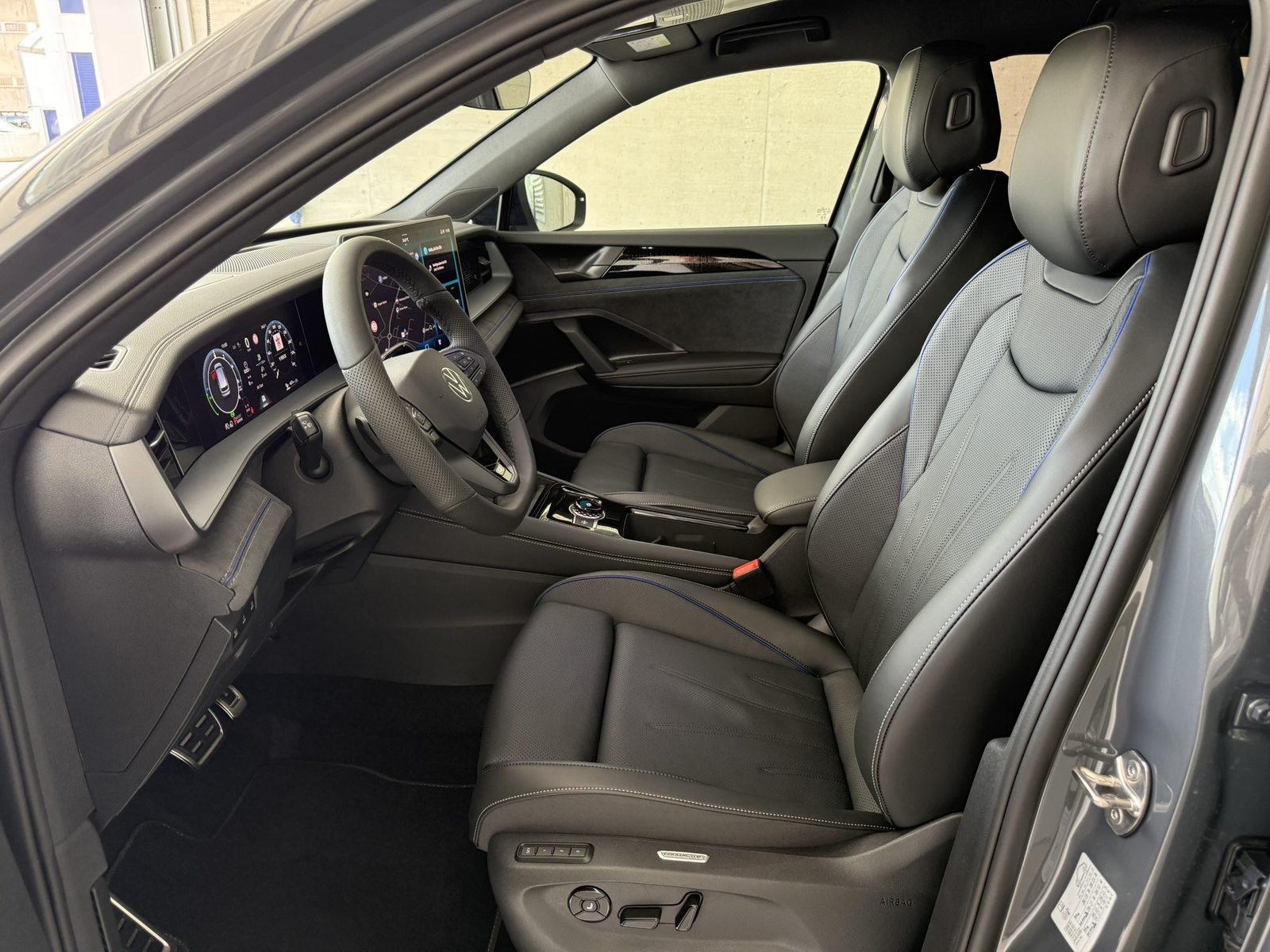 VW Tayron R-Line, Hybride Intégral Essence/Électricité, Voiture nouvelle, Automatique - 7