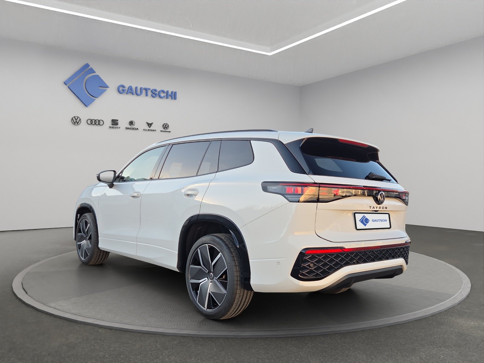 VW Tayron 2.0 TSI R-Line DSG 4Motion, Mild-Hybrid Petrol/Electric, New car, Automatic - 3