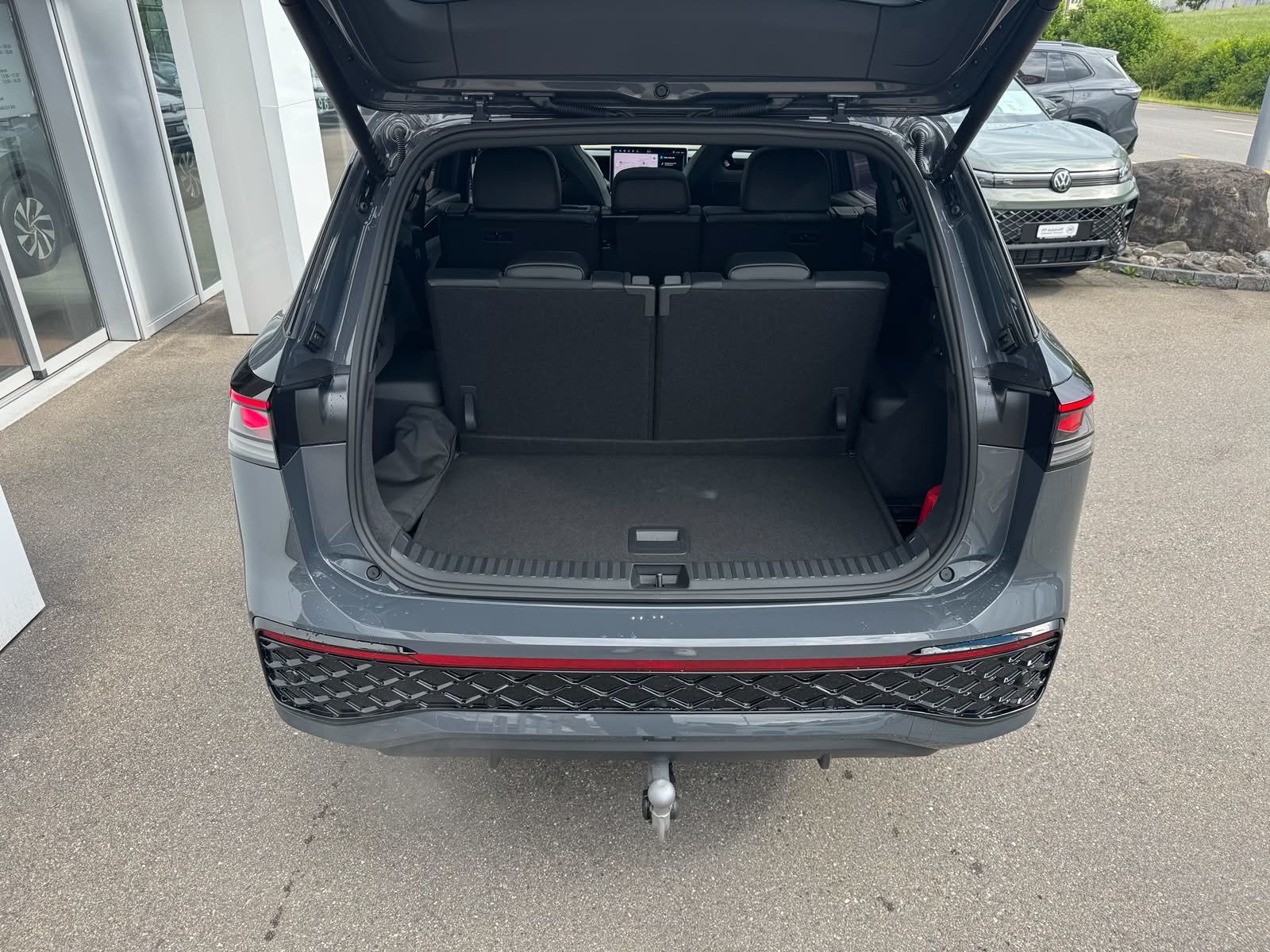 VW Tayron R-Line UNITED, Petrol, New car, Automatic - 5