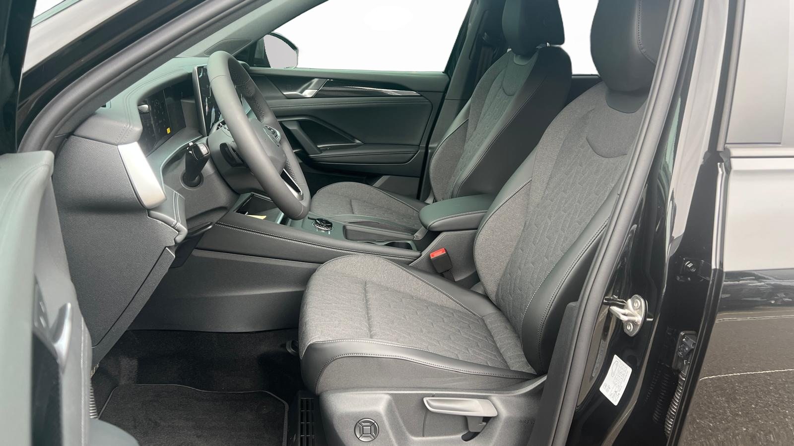 VW Tayron Life, Petrol, New car, Automatic - 5
