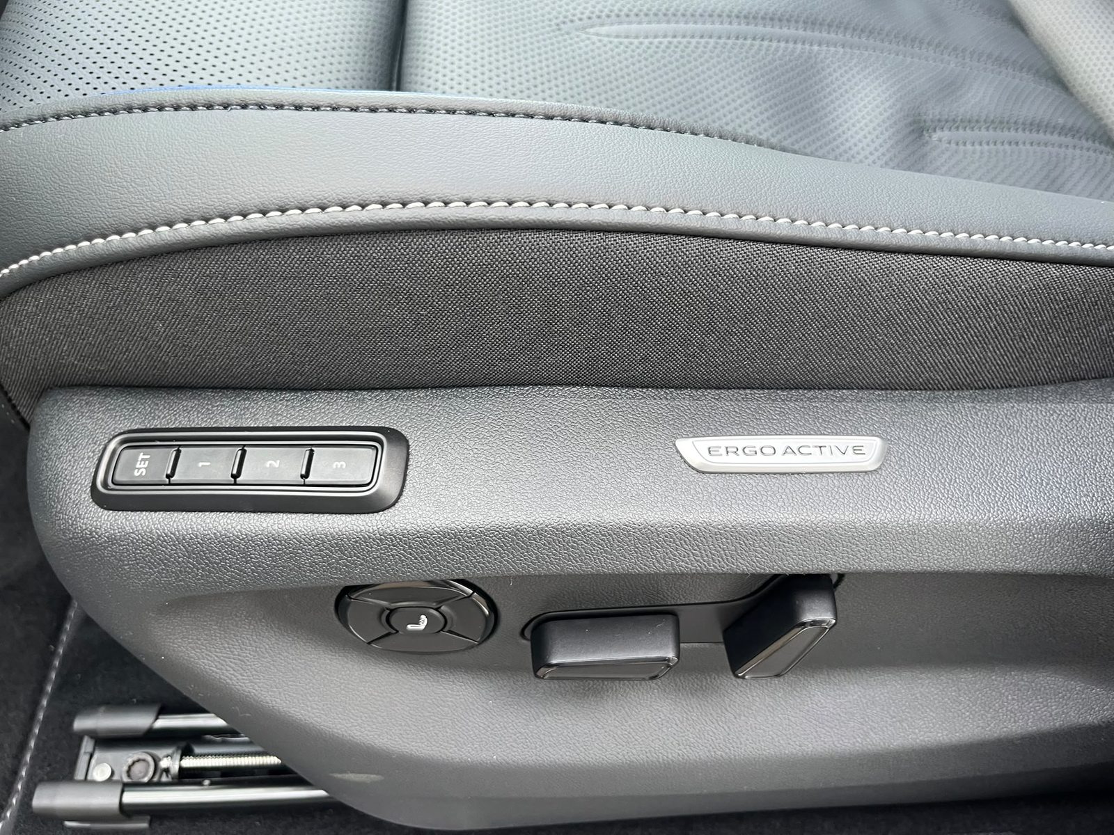 VW Tayron R-Line, Benzin, Neuwagen, Automatik - 7