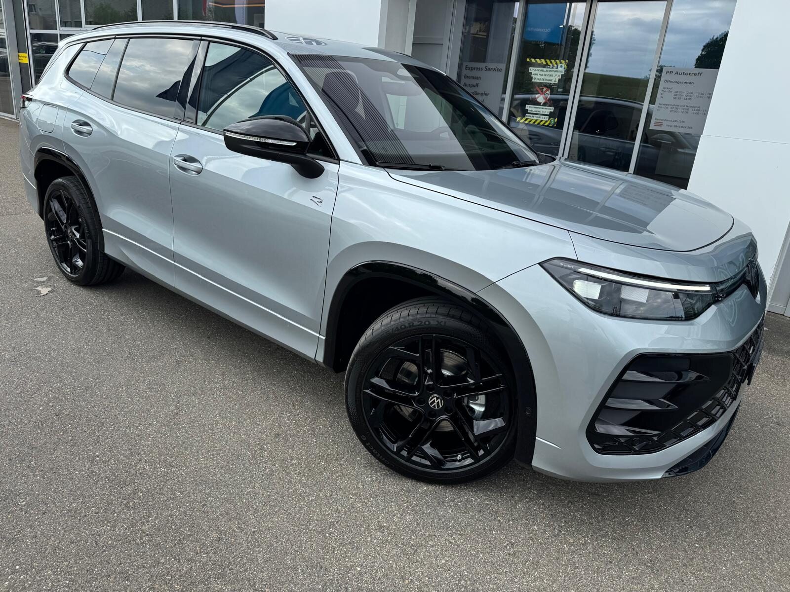 VW Tayron R-Line Plus, Petrol, New car, Automatic - 2