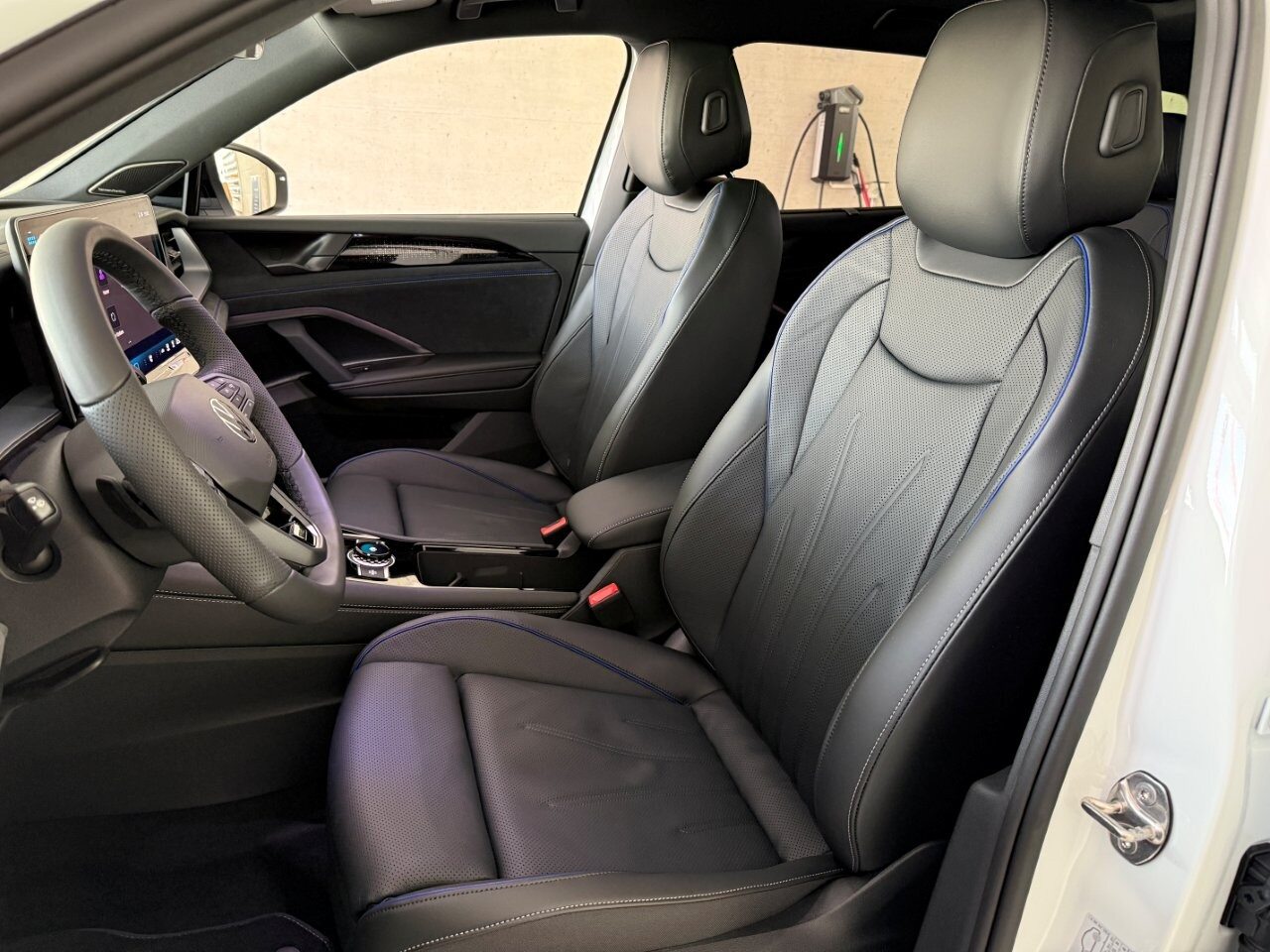 VW Tayron R-Line Plus, Petrol, New car, Automatic - 4