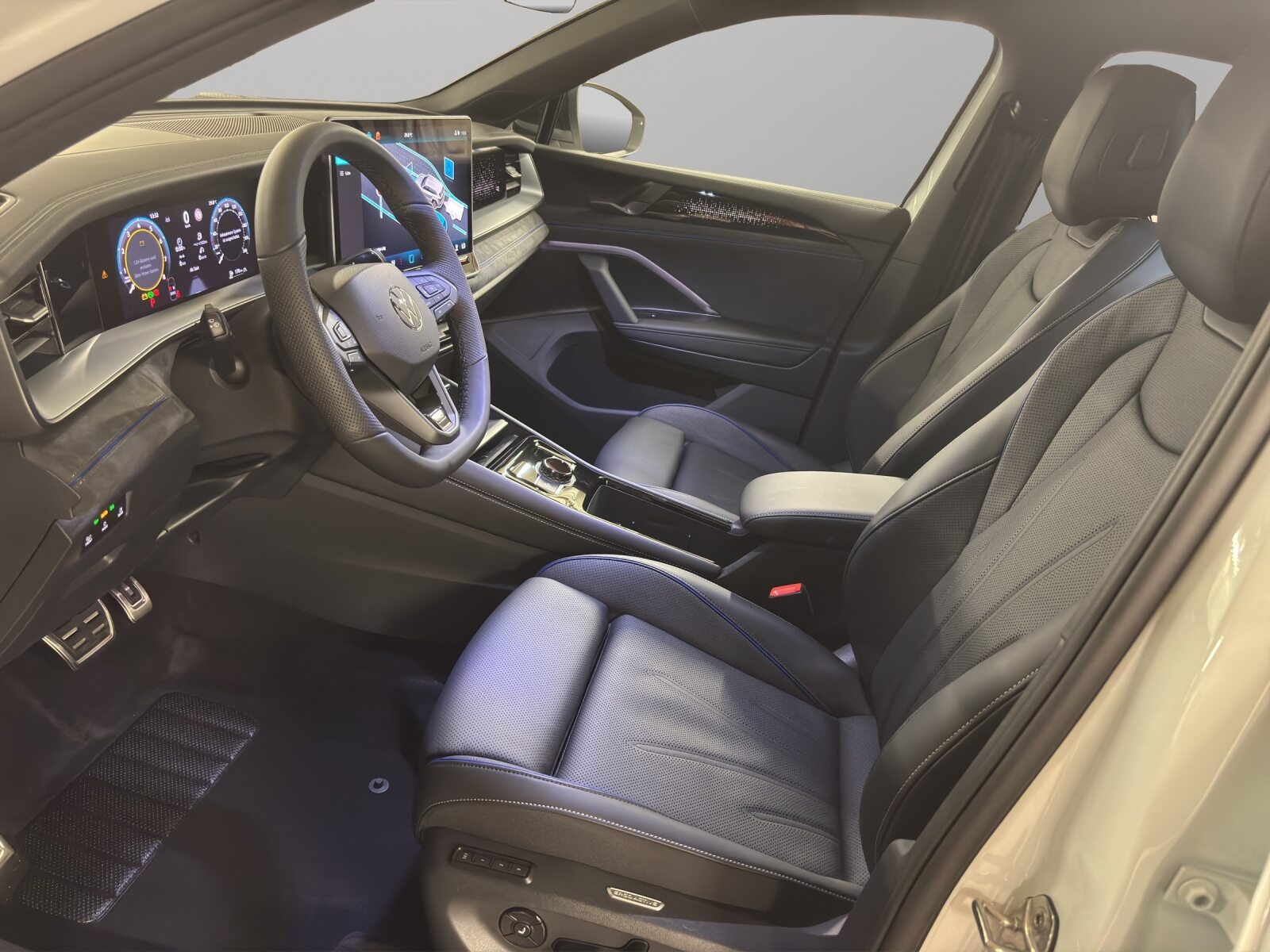 VW Tayron R-Line, Petrol, New car, Automatic - 6