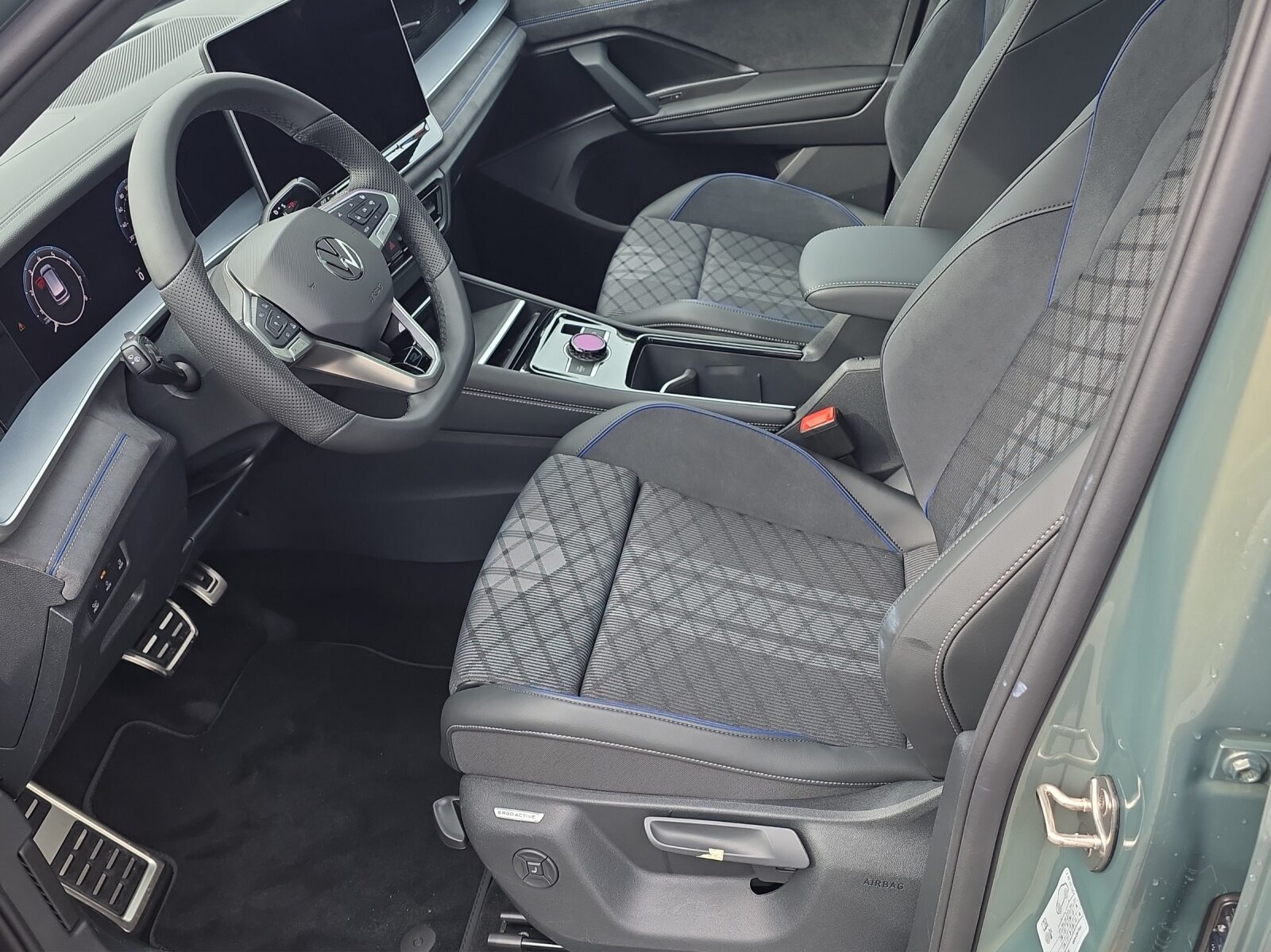 VW Tayron R-Line UNITED, Petrol, New car, Automatic - 4