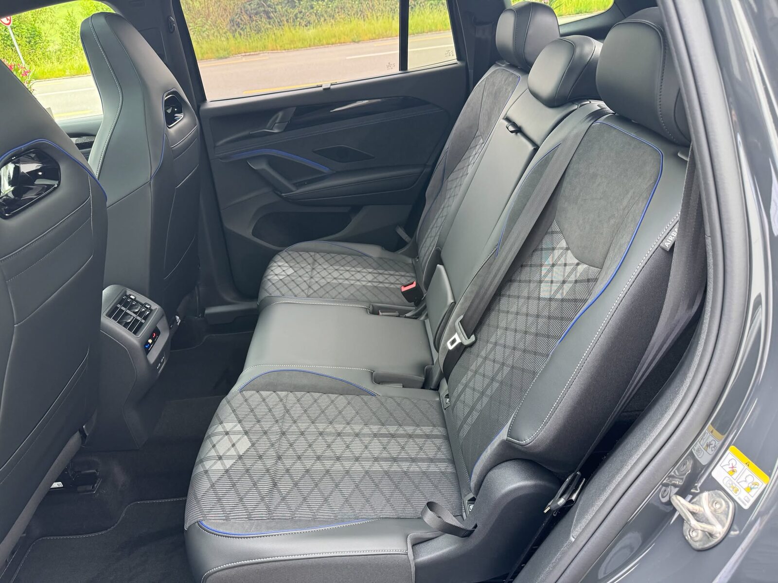 VW Tayron R-Line, Diesel, Second hand / Used, Automatic - 7