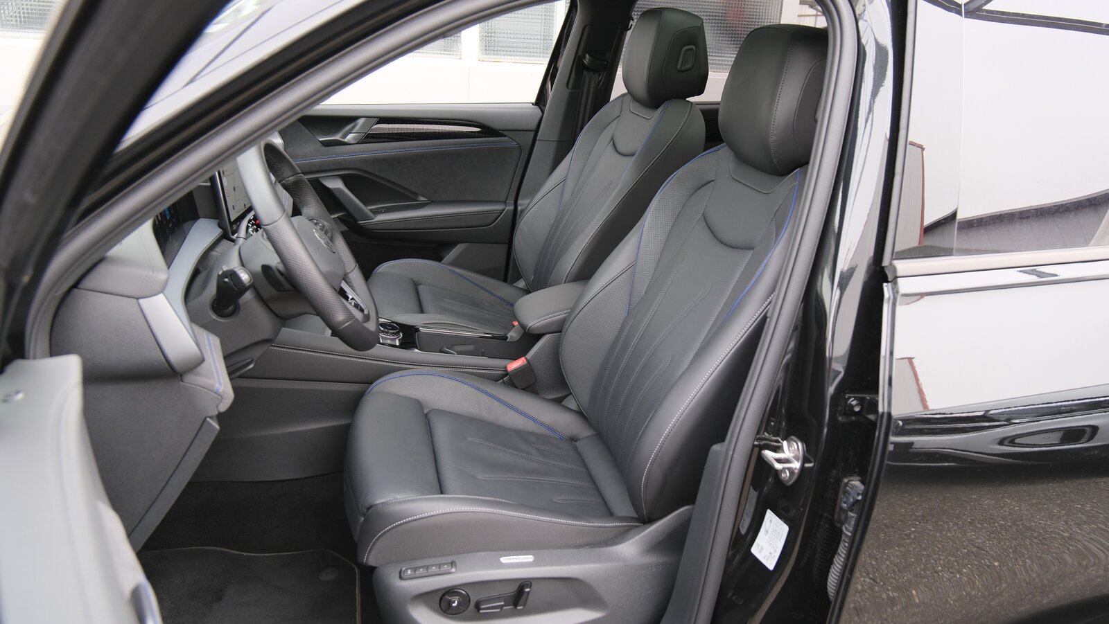 VW Tayron 2.0 TDI SCR R-Line United 4Motion DSG, Diesel, Occasion / Gebraucht, Automatik - 4
