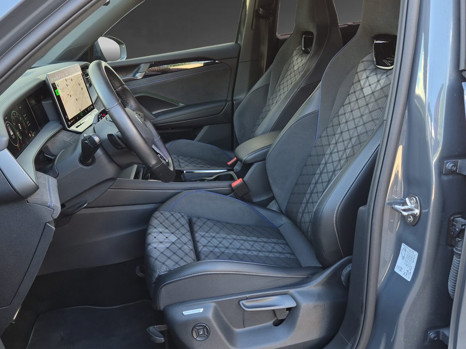 VW Tayron R-Line UNITED, Benzin, Occasion / Gebraucht, Automatik - 6
