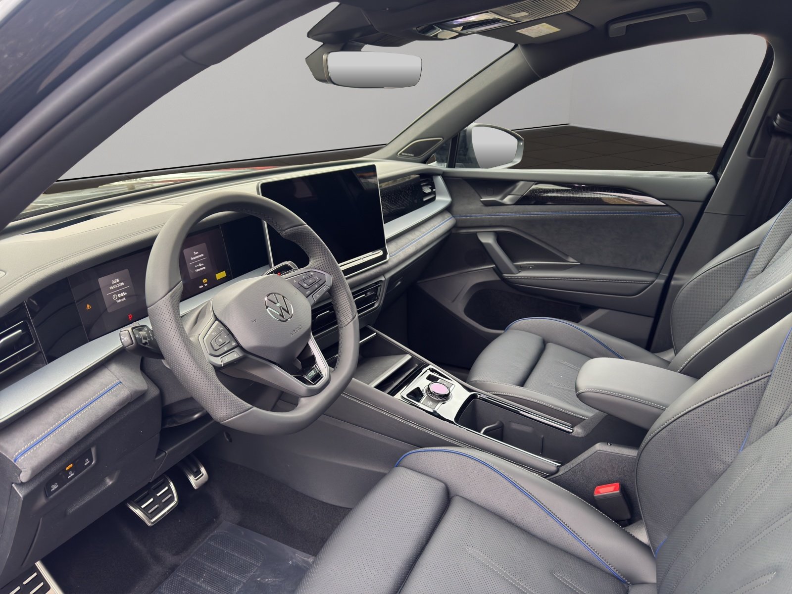 VW Tayron 1.5 TSI evo2 eHybrid R-Line DSG, Plug-in-Hybrid Petrol/Electric, Ex-demonstrator, Automatic - 4
