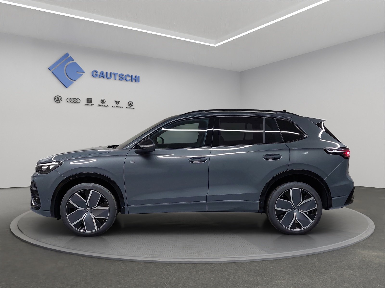 VW Tiguan 2.0 TSI DSG R-Line Plus 4Motion, Petrol, New car, Automatic - 2