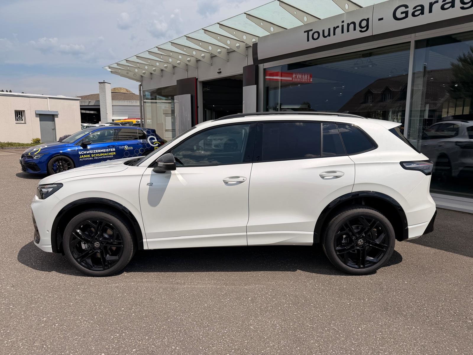 VW Tiguan 2.0 TSI DSG R-Line United 4Motion, Benzina, Auto nuove, Automatico - 2