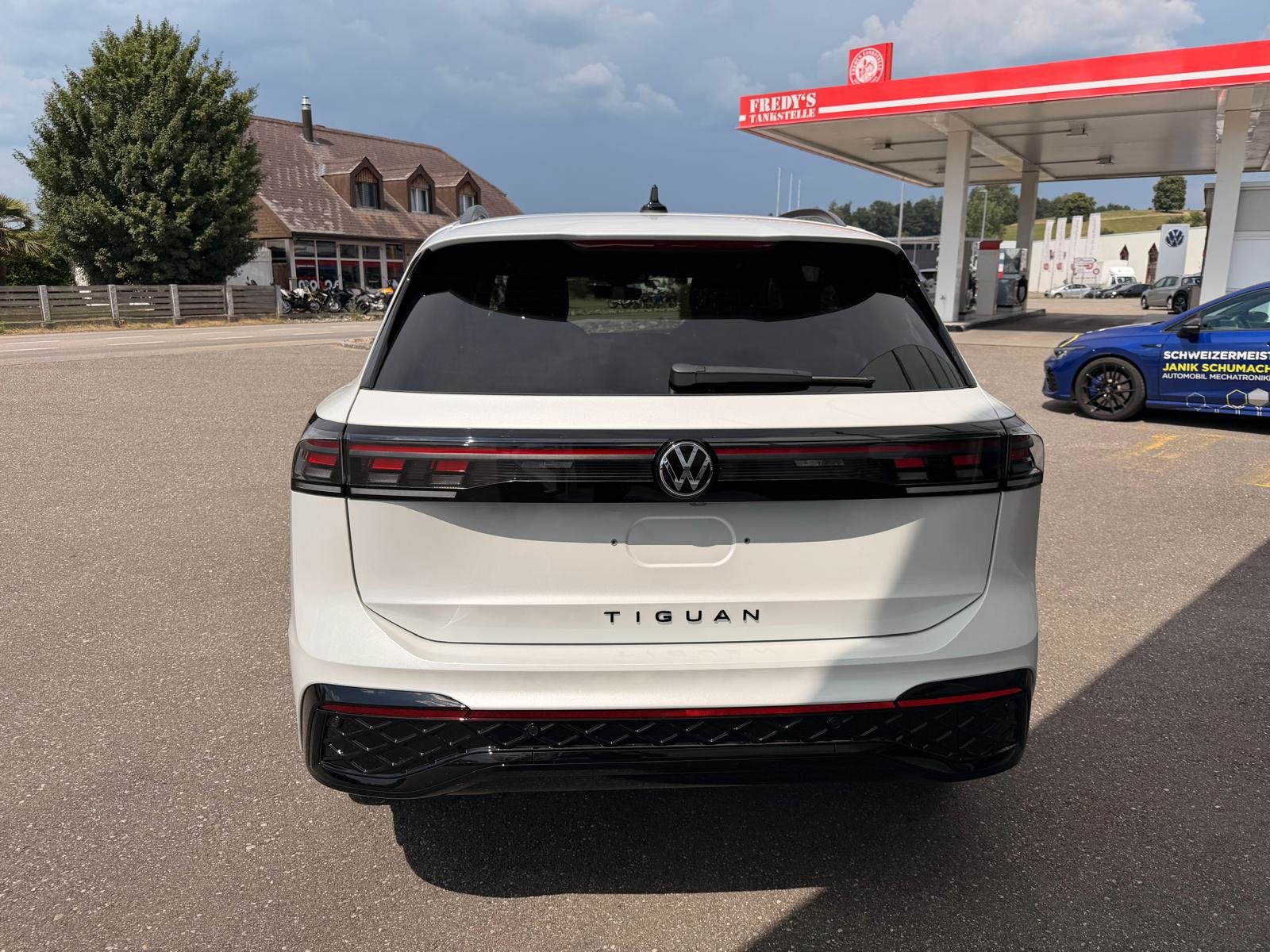 VW Tiguan 2.0 TSI DSG R-Line United 4Motion, Benzina, Auto nuove, Automatico - 4
