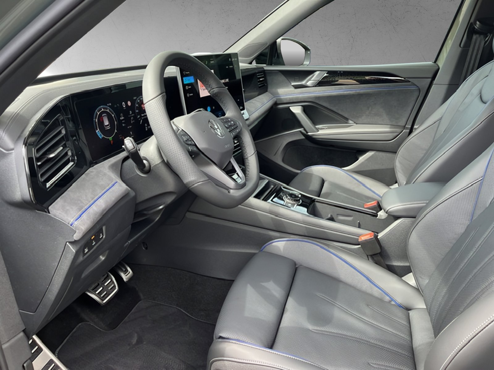 VW Tiguan 2.0 TSI DSG R-Line United 4Motion, Benzin, Neuwagen, Automatik - 4