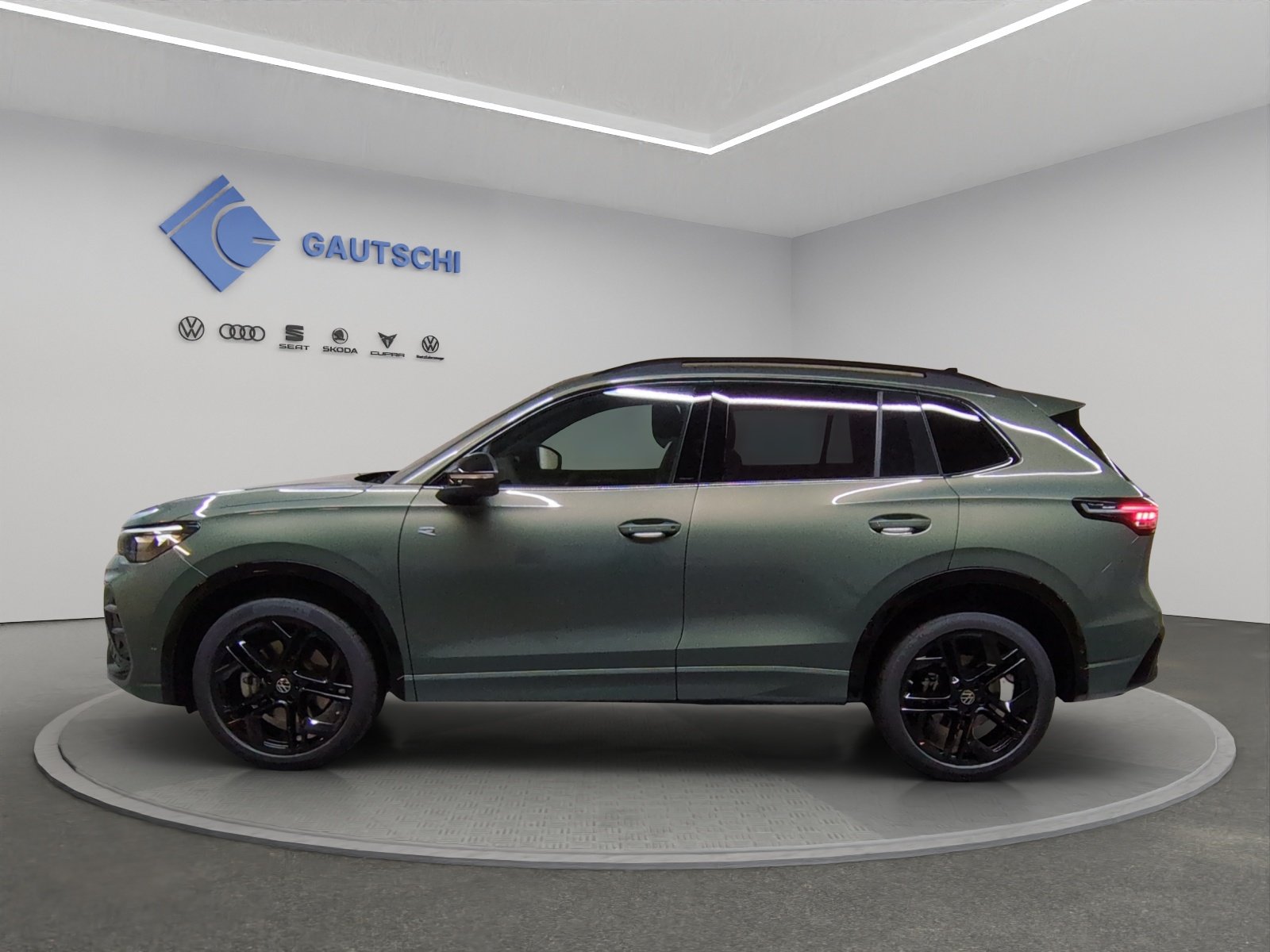 VW Tiguan 2.0 TSI DSG R-Line Plus 4Motion, Petrol, New car, Automatic - 2