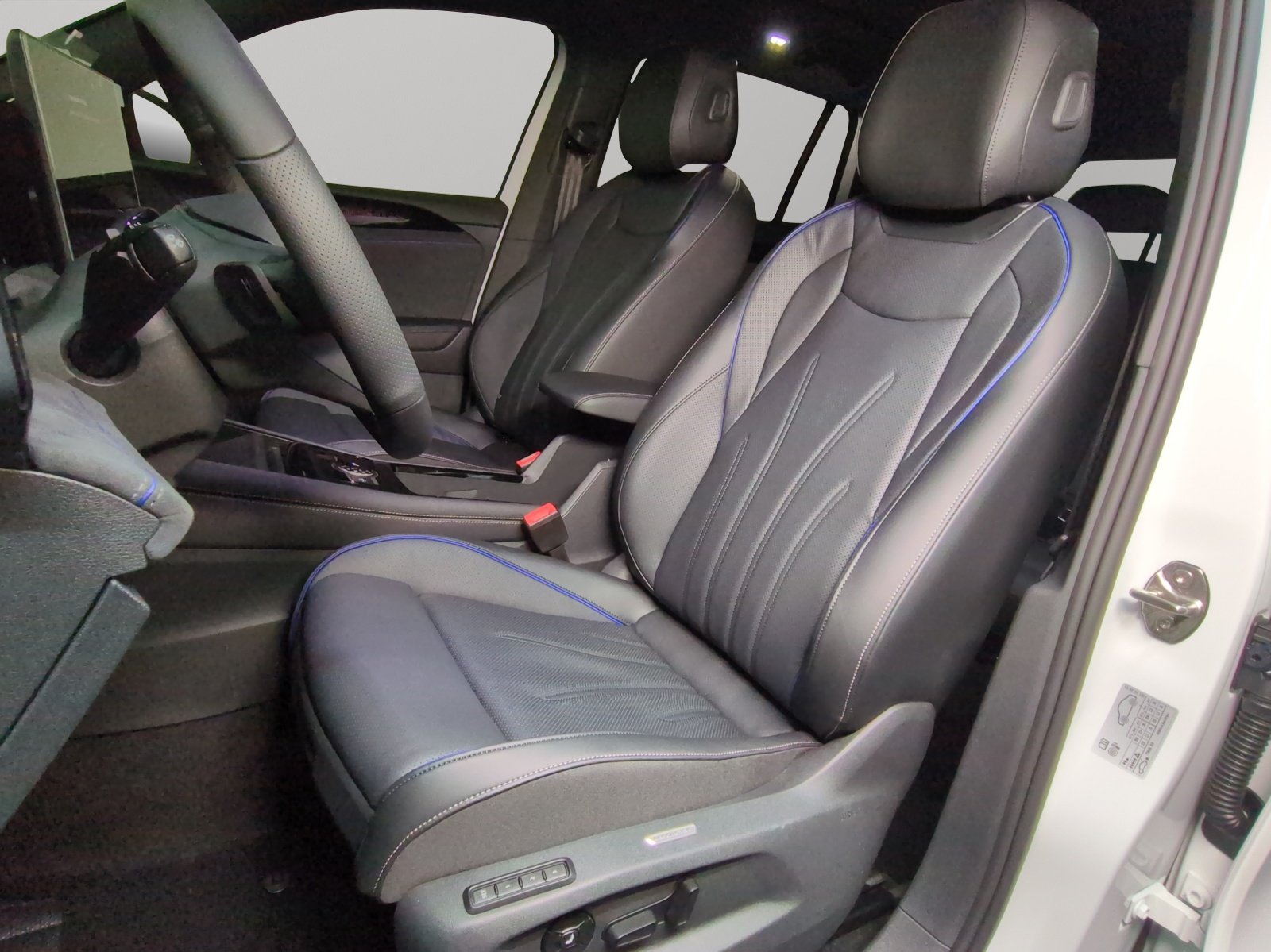 VW Tiguan 2.0 TSI DSG R-Line Plus 4Motion, Benzin, Neuwagen, Automatik - 6